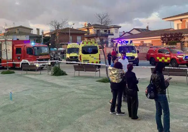 Diez ni&ntilde;os heridos por una mezcla accidental de productos t&oacute;xicos en una piscina