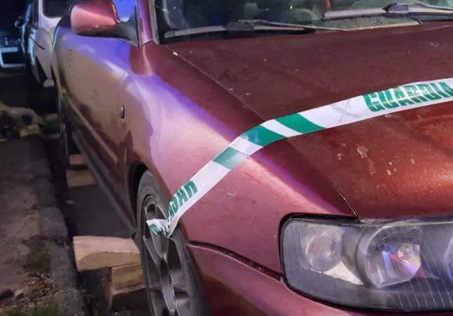 Muere un joven de 23 a&ntilde;os aplastado por su coche mientras lo reparaba