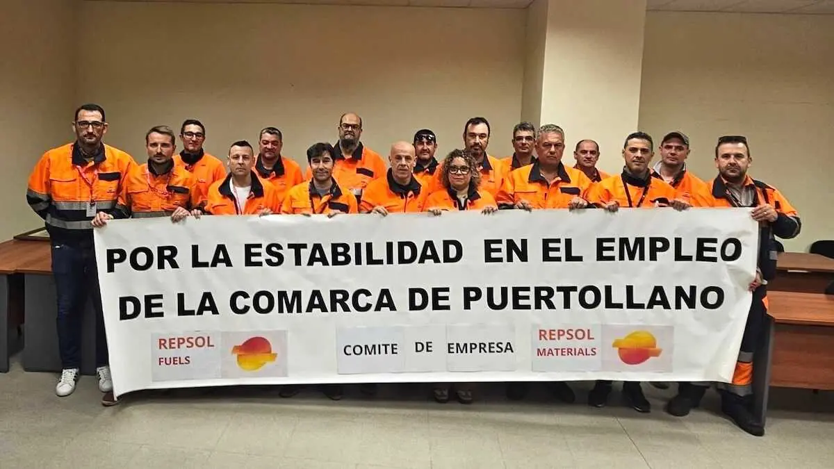 Concentraci&oacute;n de trabajadores de Repsol en Puertollano (Ciudad Real)