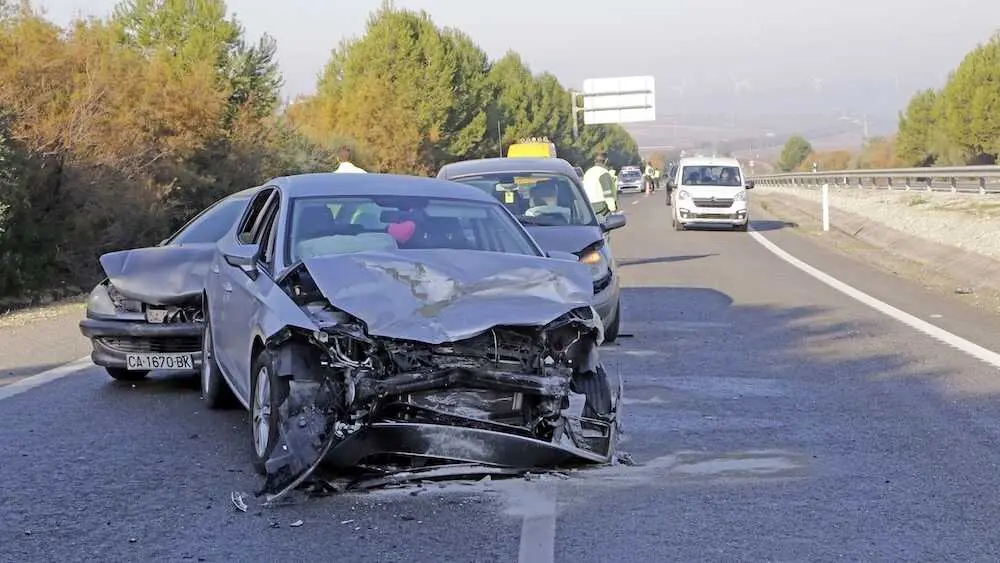 Imagen de archivo de un accidente de tr&aacute;fico, colisi&oacute;n m&uacute;ltiple, colisi&oacute;n en cadena, choque, autov&iacute;a