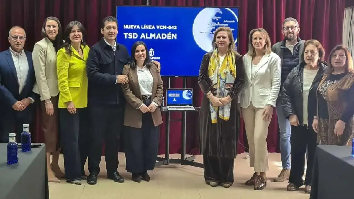 Presentaci&oacute;n del programa de Transporte Sensible a la Demanda (TSD) en la comarca de Almad&eacute;n (Ciudad Real) - EFE/Miguel &Aacute;ngel Risco