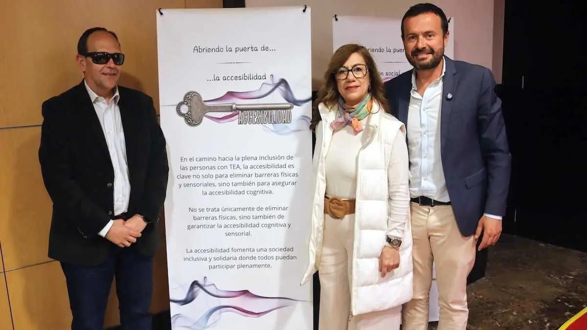 El comisionado para la Accesibilidad del Gobierno de regional, Jos&eacute; Luis Escudero, ha participado en la presentaci&oacute;n del nuevo servicio 'Sin barreras Autismo CLM' de la Federaci&oacute;n de Autismo de Castilla-La Mancha.