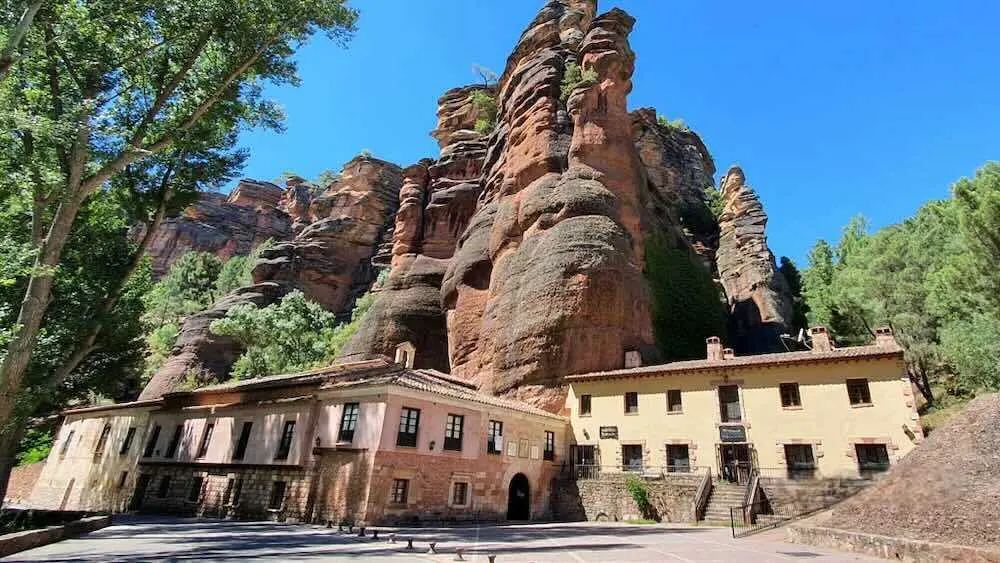 Muere un hombre tras caer por el mirador del Santuario de la Virgen de la Hoz, en el municipio de Corduente (Guadalajara)