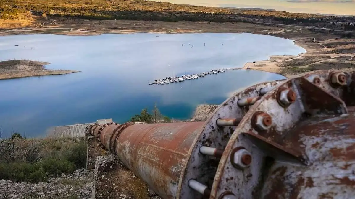 En la imagen de archivo el embalse de Entrepe&ntilde;as, situado en la Alcarria Baja de Guadalajara, desde donde sale agua para el trasvase Tajo-Segura - EFE/Nacho Izquierdo, r&iacute;o Tajo, embalses,