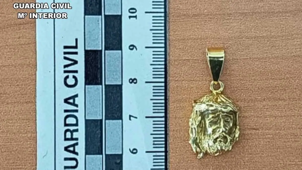 Dos detenidos por arrebatar un Cristo de oro en Azuqueca de Henares (Guadalajara)