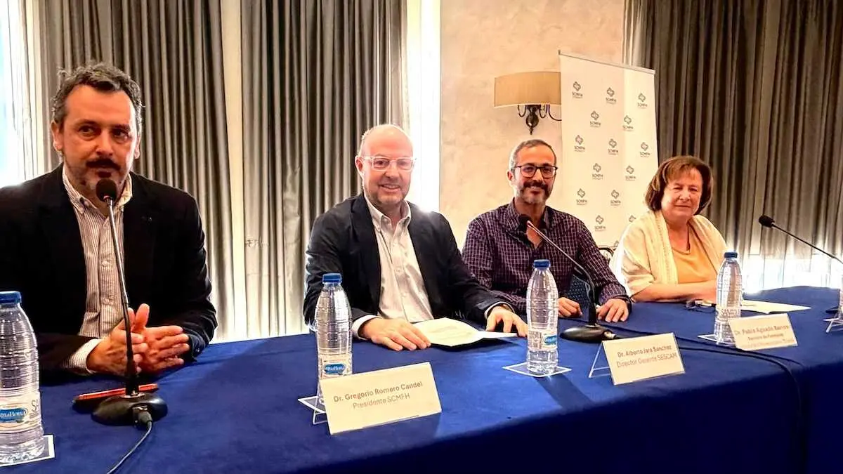 El director gerente del SESCAM, Alberto Jara, ha inaugurado este s&aacute;bado en Toledo la XX Jornada Cient&iacute;fica de la SCMFH