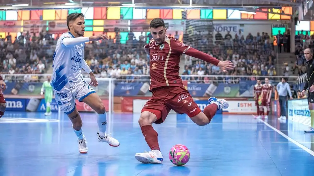 El Manzanares conquista el derbi y escala al tercer puesto (1-3)