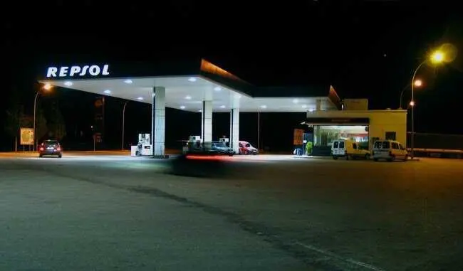 Aparece apaleado tirado en una gasolinera el autor de un atropello mortal