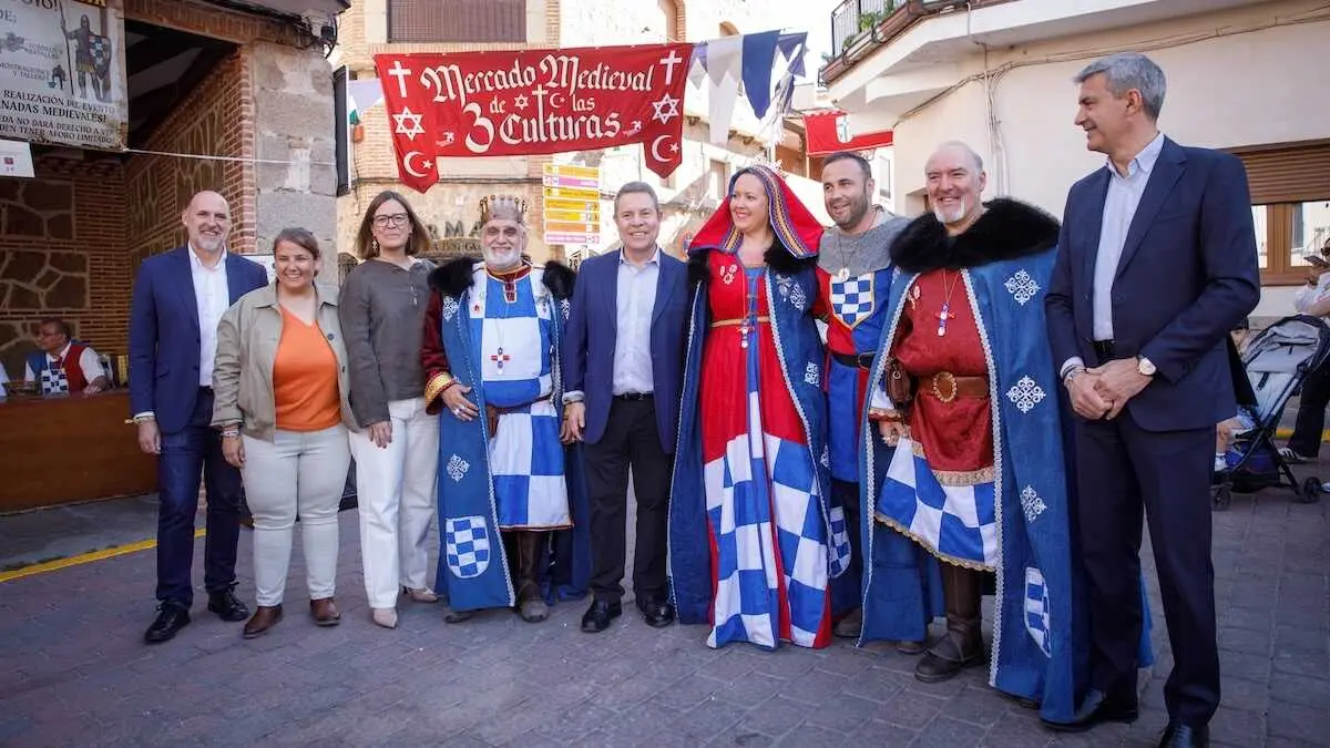 El presidente de Castilla-La Mancha, Emiliano Garc&iacute;a-Page, visita las Jornadas Medievales que se celebran en Oropesa (Toledo)