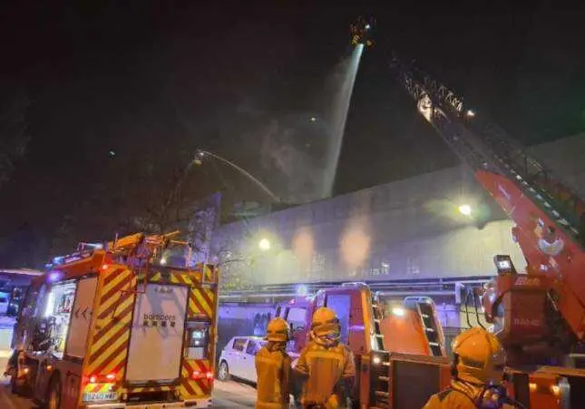 Nueve heridos al arder el reactor de una empresa de productos qu&iacute;micos