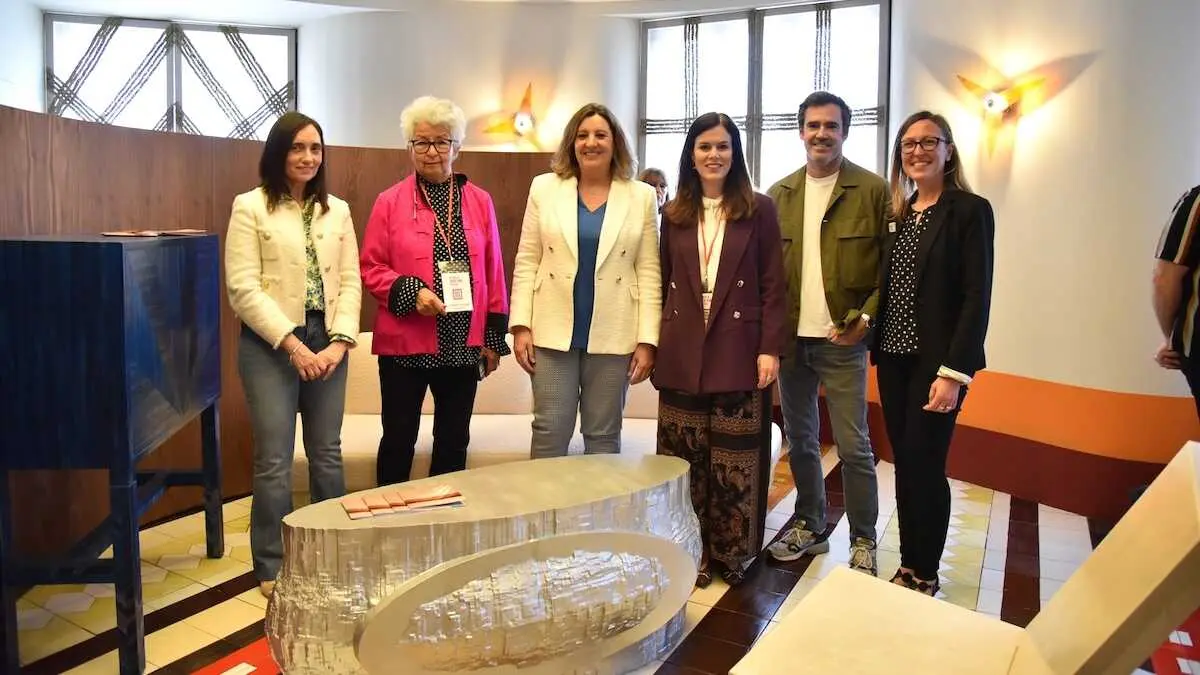 La consejera de Econom&iacute;a, Empresas y Empleo, Patricia Franco, ha visitado el espacio de la marca regional Legado Artesano en la edici&oacute;n de este a&ntilde;o en Casa Decor.