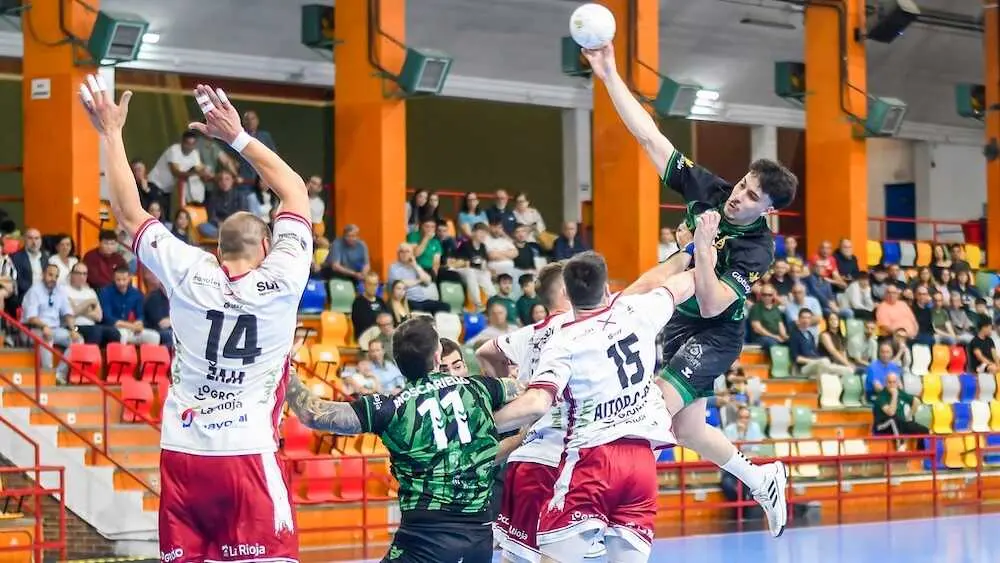 &Eacute;pica en El Sargal: el Cuenca tumba al Logro&ntilde;o en la Copa (31-30) - Fotograf&iacute;a: J.A. Lillo