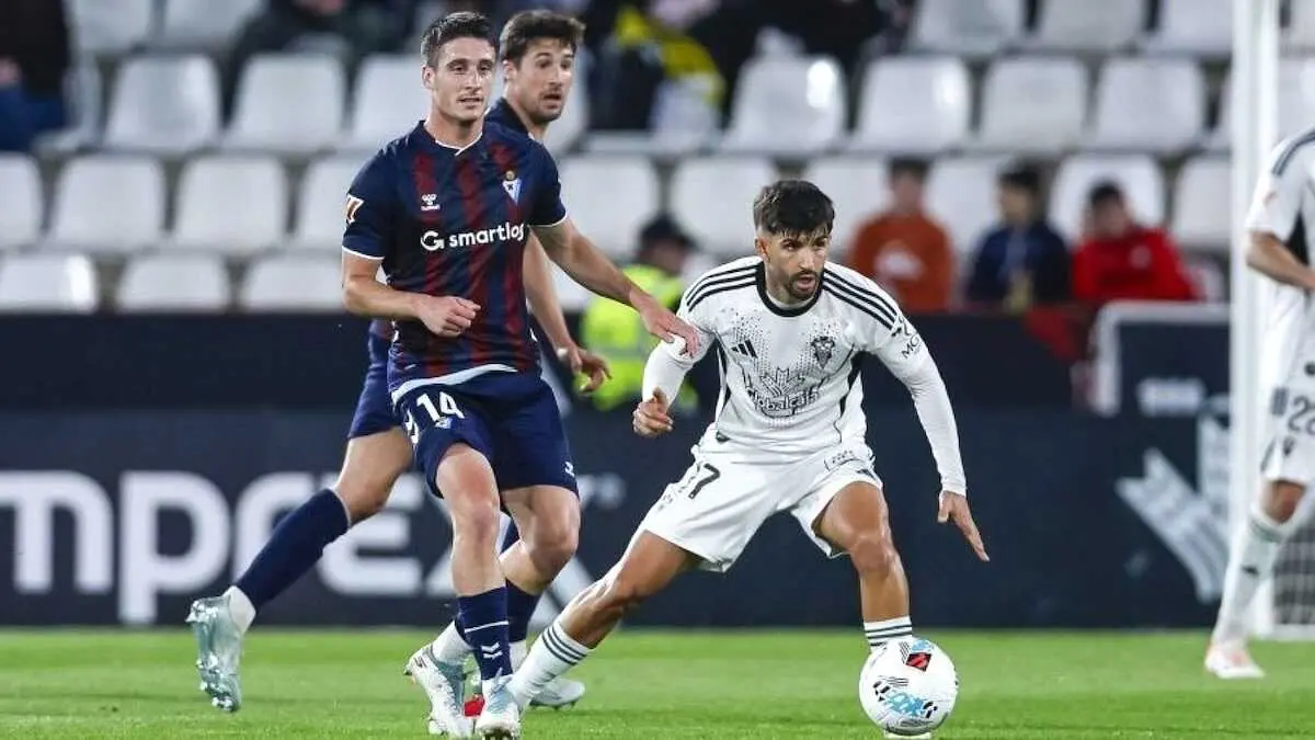 Jon Bautista aleja al Albacete de la salvaci&oacute;n con un triplete (0-3)