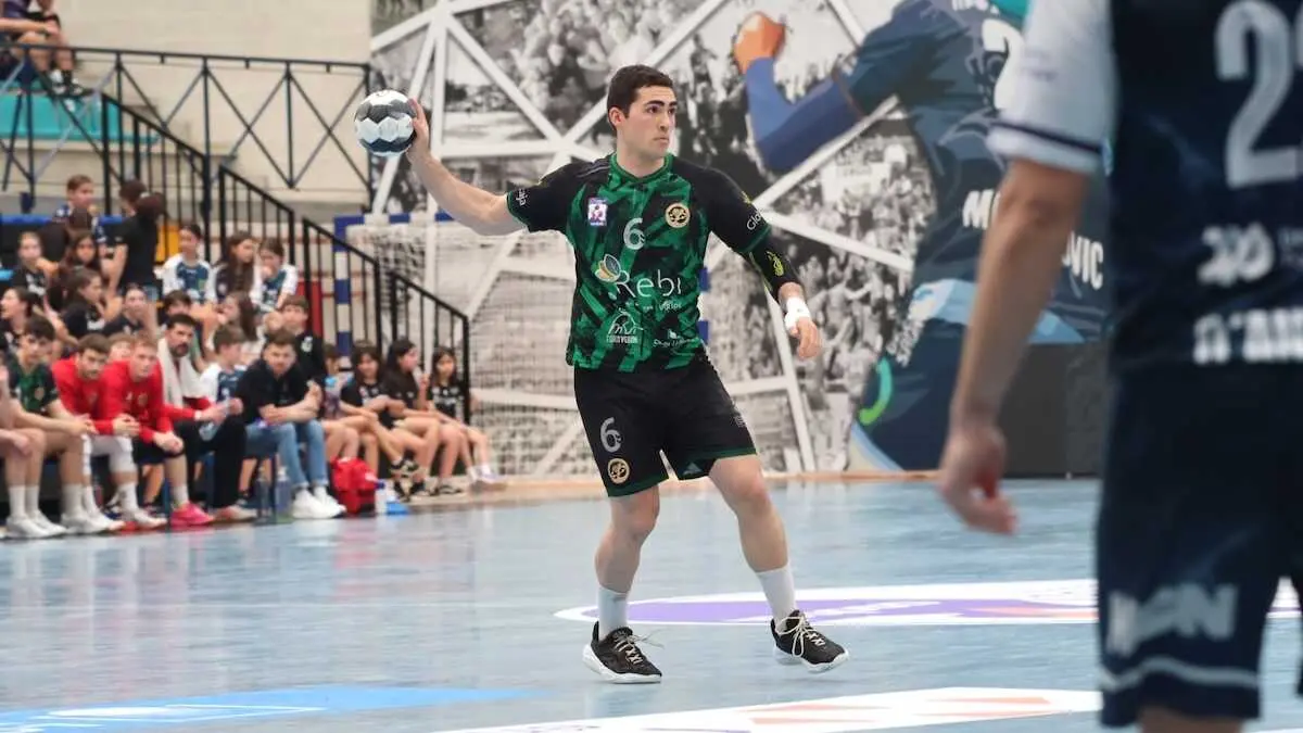 El REBI Cuenca sucumbe en Cangas y sigue sin ganar fuera (28-24) - Fotograf&iacute;a: Ra&uacute;l Fonseca