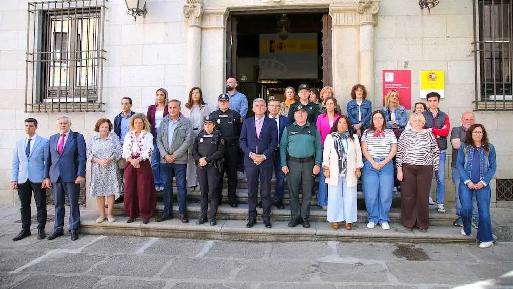 La delegaci&oacute;n del Gobierno en Castilla-La Mancha guarda un minuto de silencio por la &uacute;ltima v&iacute;ctima de la violencia machista en Espa&ntilde;a, una mujer asesinada en Sese&ntilde;a (Toledo)