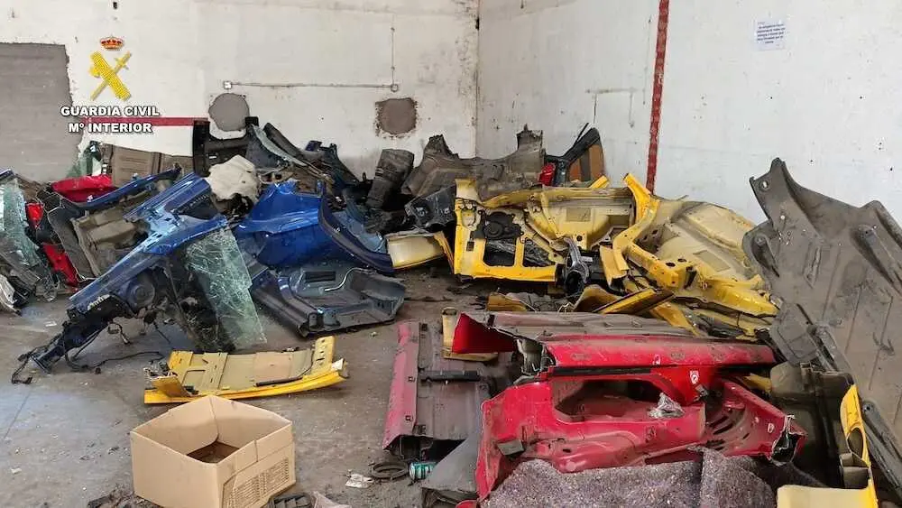 Cae un grupo criminal que robaba coches para asaltar naves y tiendas