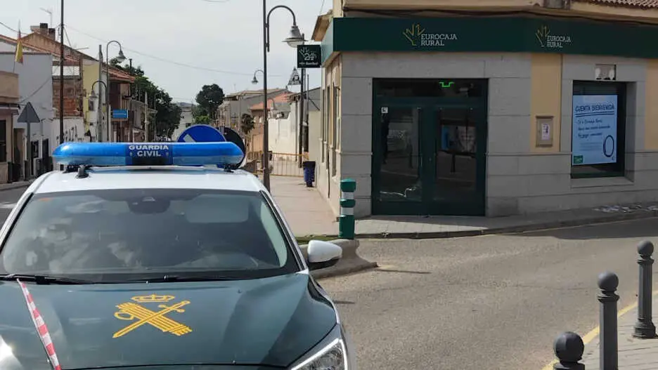 Roban con explosivos un banco en Pantoja (Toledo) e investigan el robo - Fotograf&iacute;a: CMM