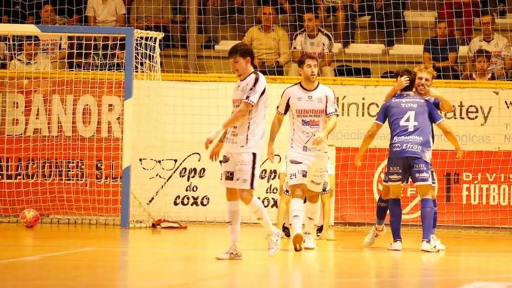 Lluvia de goles en Noia: el Manzanares cae tras su remontada (8-4)