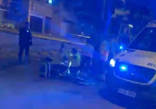 Pelea mortal en una calle: el joven brutalmente apu&ntilde;alado por la espalda, reyerta, crimen, agresi&oacute;n,&nbsp;