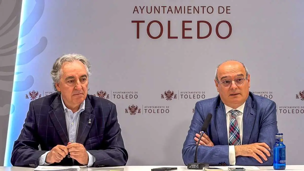 El concejal de Promoci&oacute;n Econ&oacute;mica y Empleo de Toledo, Juan Mar&iacute;n (dcha), ha presentado lunes el programa de Apoyo Activo al Empleo 2026