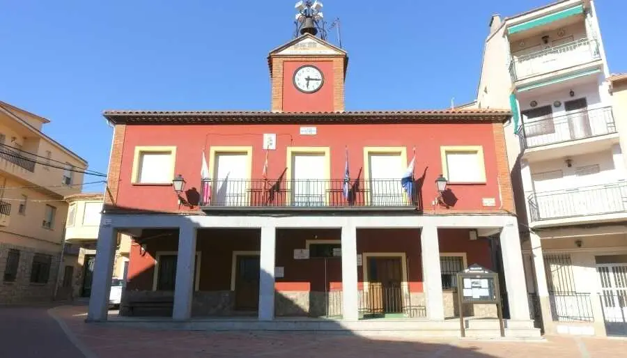 En la imagen el Ayuntamiento de Aldeanueva de San Bartolom&eacute; (Toledo)