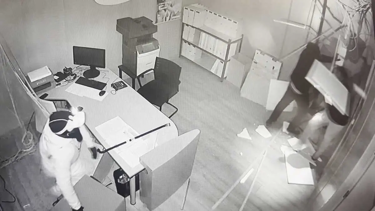 Caen los ladrones que robaron 140.000 euros de un banco en una noche