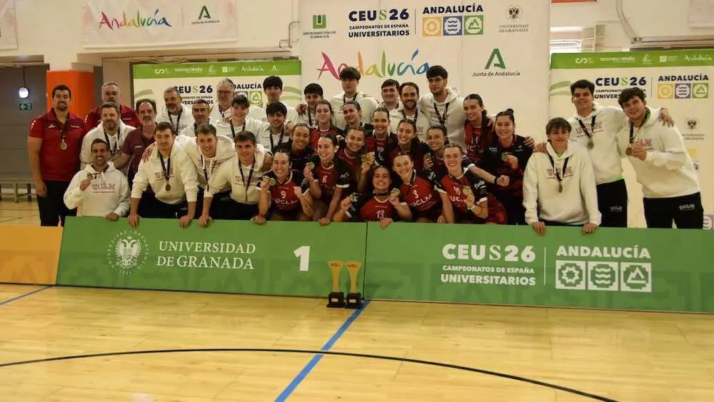 Gesta hist&oacute;rica de la UCLM: campeona de Espa&ntilde;a masculina y femenina de balonmano