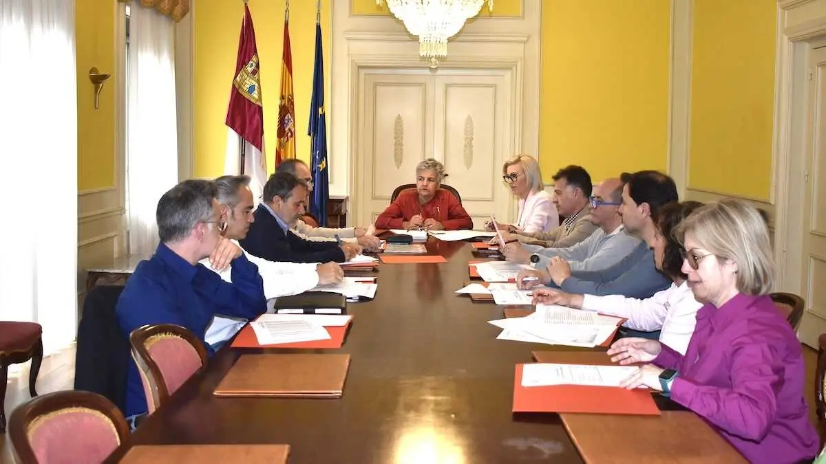 En la imagen un instante de la Comisi&oacute;n Provincial de Seguimiento del Plan Especial de Empleo en Zonas Rurales Deprimidas (PEERZD)