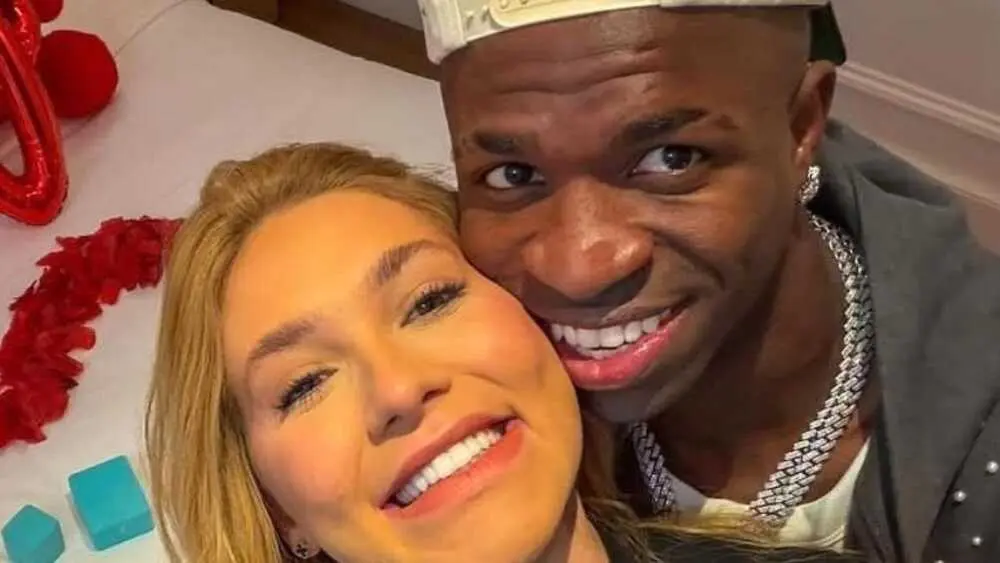 Lo que le faltaba a Vinicius: tras el l&iacute;o del Madrid, le deja su novia