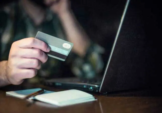 El falso aviso de Apple que enga&ntilde;a y acaba robando a miles de usuarios