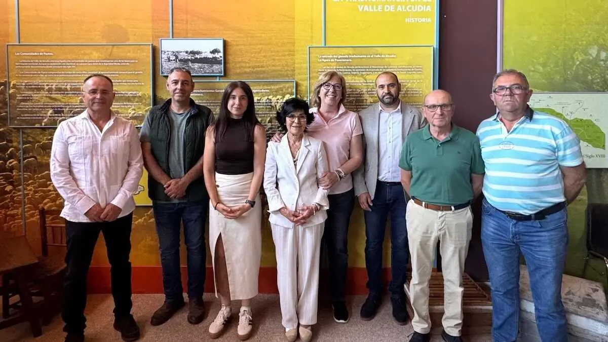 La directora general de Ordenaci&oacute;n Agropecuaria, Lydia Ben&iacute;tez, ha asistido a la III Jornada Agroganadera, Cineg&eacute;tica y Ap&iacute;cola que este a&ntilde;o se dedica a 'La trashumancia como forma de vida'.