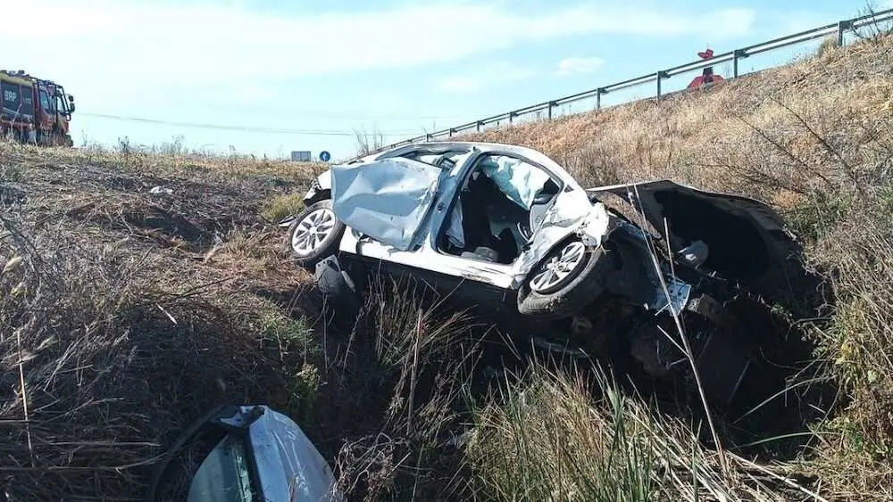 Una fallecida y dos heridos tras salirse de v&iacute;a un coche en la A-4 a la altura de Viso del Marqu&eacute;s (Ciudad Real)