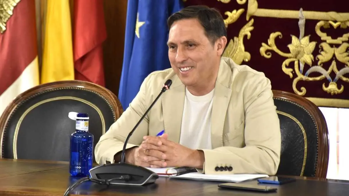 El presidente de la Diputaci&oacute;n de Cuenca, &Aacute;lvaro Mart&iacute;ne Chana, durante la rueda de prensa que ha ofrecido