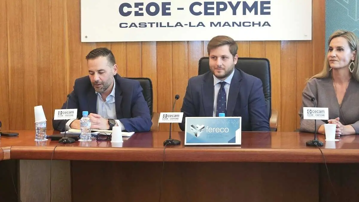 El consejero de Fomento, Nacho Hernando, clausura la asamblea de la Federaci&oacute;n Regional de Empresas Constructoras de Castilla La Mancha (Ferecto), celebrada este mi&eacute;rcoles en Toledo.