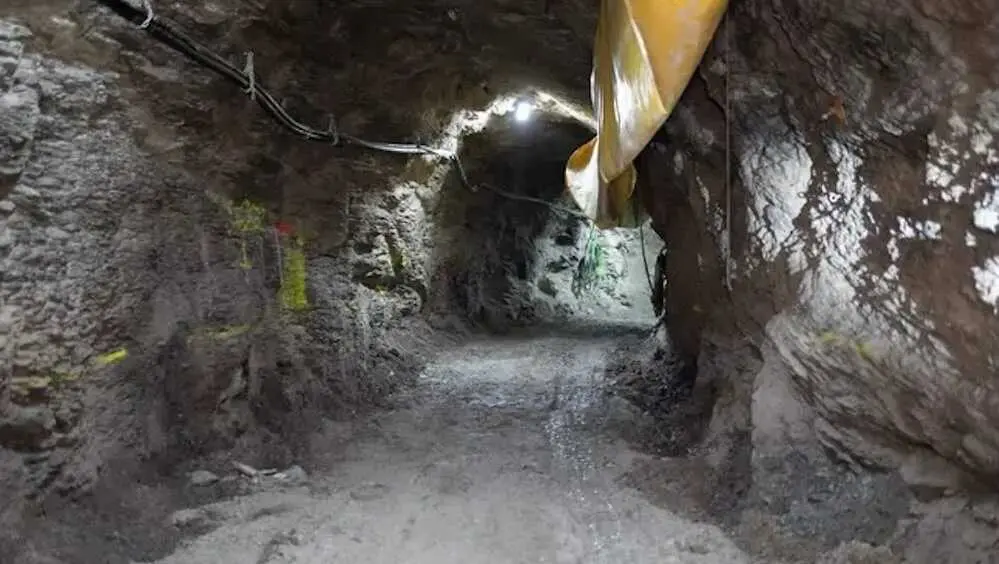 Rescatan a dos operarios atrapados en la mina de Hiendelaencina (Guadalajara)