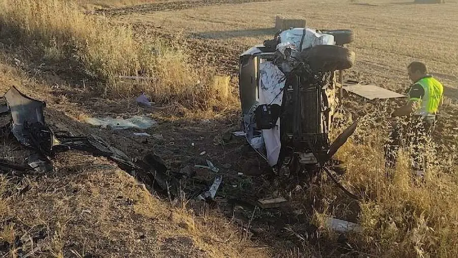 Al menos un muerto y un herido grave tras colisionar dos turismos