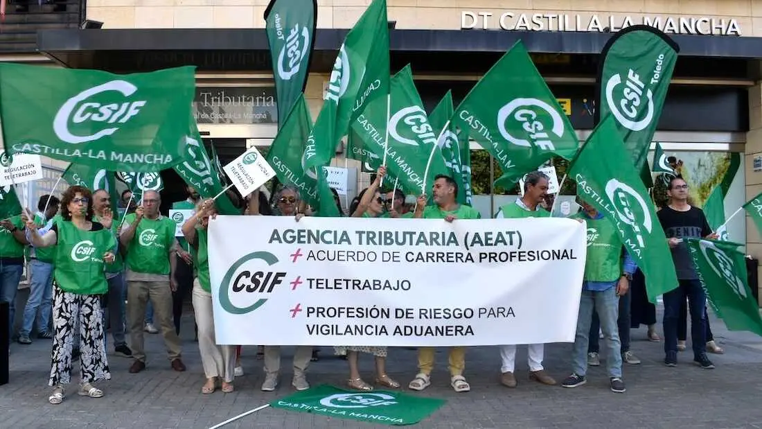 CSIF se concentra en Toledo por el bloqueo en la Agencia Tributaria