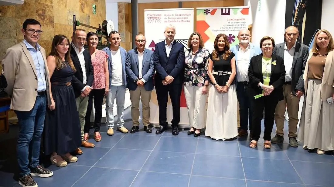 La consejera de Econom&iacute;a, Empresas y Empleo, Patricia Franco, ha asistido, en Almansa (Albacete, al acto de conmemoraci&oacute;n del quinto aniversario de la Uni&oacute;n de Cooperativas de Trabajo Asociado de la regi&oacute;n, CLAMCOOP CLM.
