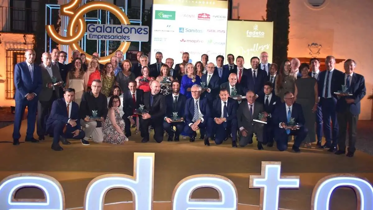 Imagen de familia de la entrega de Galardones Empresariales de la patronal toledana FEDETO