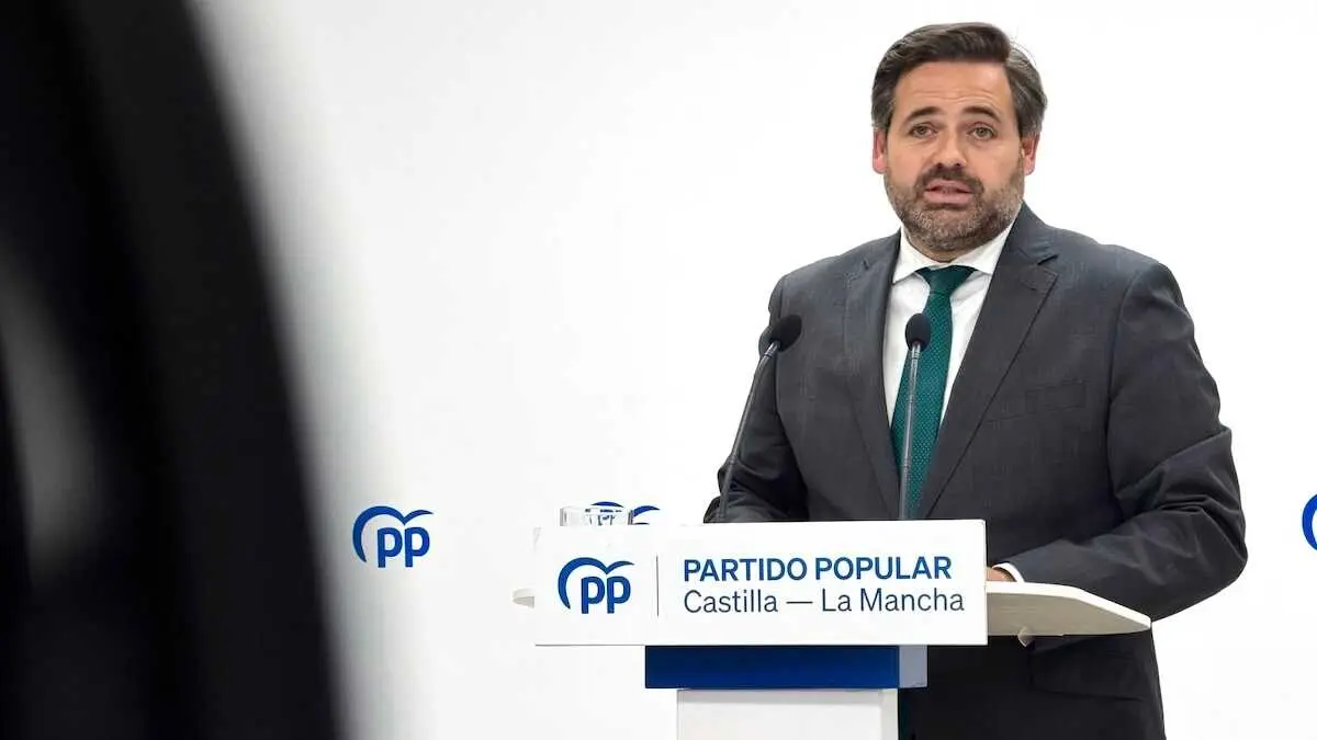 El presidente del PP de Castilla-La Mancha, Paco N&uacute;&ntilde;ez, durante la rueda de prensa que ha ofrecido este viernes en la sede de los 'populares' en Toledo