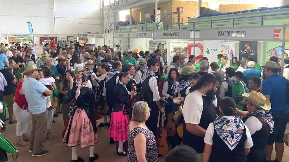 Ferduque bate r&eacute;cords y re&uacute;ne a m&aacute;s de 30.000 personas en Porzuna (Ciudad Real)