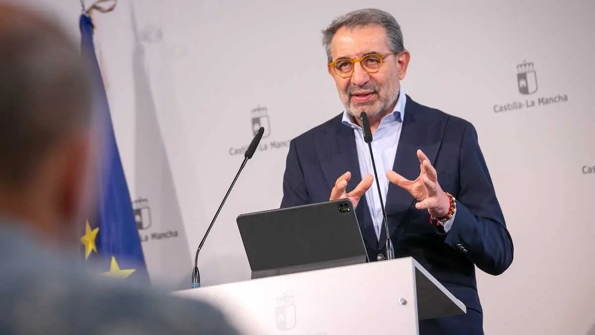 El consejero de Sanidad de Castilla-La Mancha, Jes&uacute;s Fern&aacute;ndez Sanz, informa, en rueda de prensa, de asuntos aprobados en el Consejo de Gobierno relacionados con su departamento.