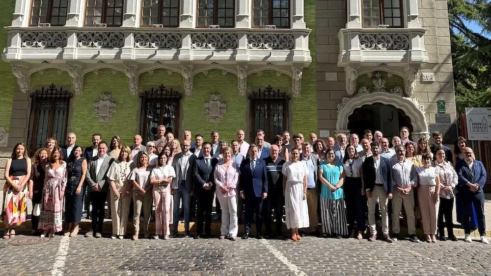Los plenos del Ayuntamiento y la Diputaci&oacute;n de Albacete se unen para evitar que la ley criminalice la cuchiller&iacute;a.