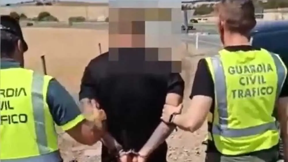 Cae en Tembleque (Toledo) un conductor a la fuga con cinco kilos de coca&iacute;na