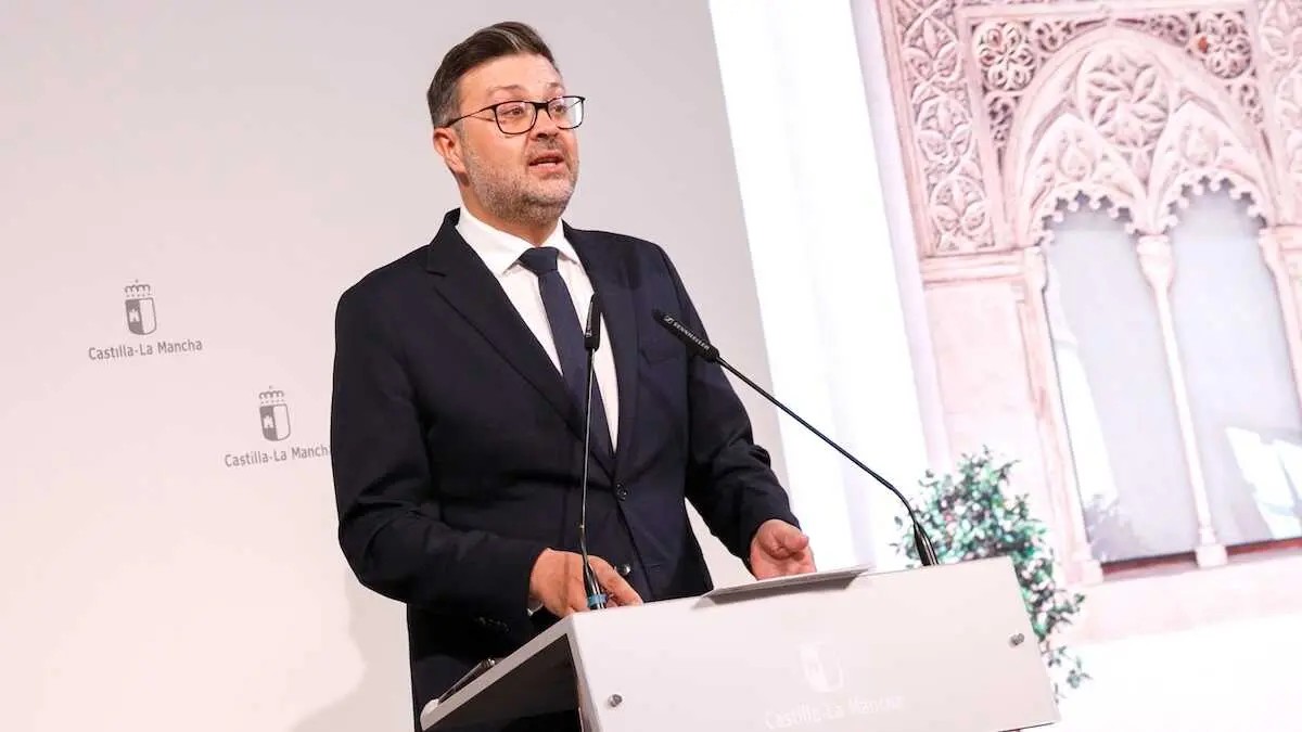 El consejero de Educaci&oacute;n, Cultura y Deportes de Castilla-La Mancha, Amador Pastor, informa en rueda de prensa de los asuntos de su departamento abordados en el Consejo de Gobierno