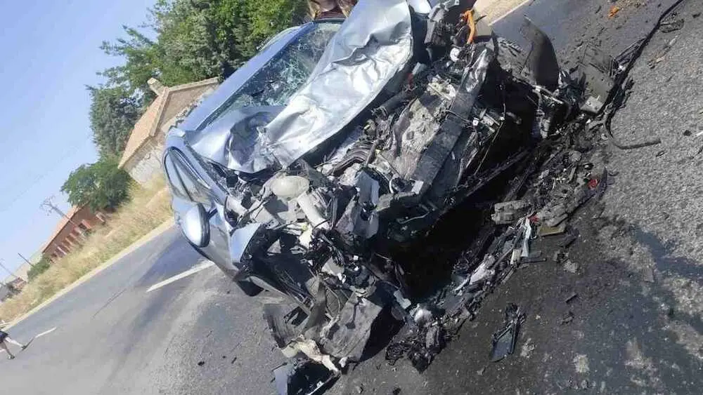 accidente de tr&aacute;fico, choque, colisi&oacute;n, salida de v&iacute;a, salirse de la v&iacute;a,