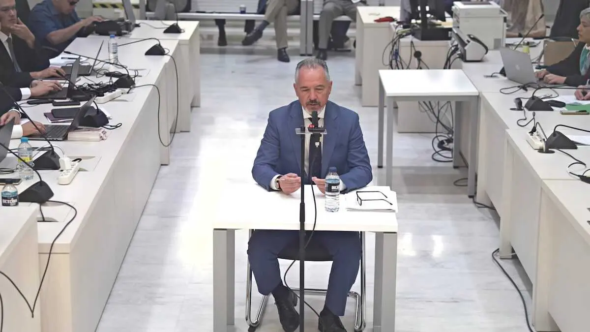 El comisario Andr&eacute;s G&oacute;mez Gordo, quien fue asesor de seguridad de la exsecretaria general del PP Mar&iacute;a Dolores de Cospedal cuando gobern&oacute; en Castilla-La Mancha, durante su declaraci&oacute;n este mi&eacute;rcoles en el juicio de Kitchen en la Audiencia Nacional.