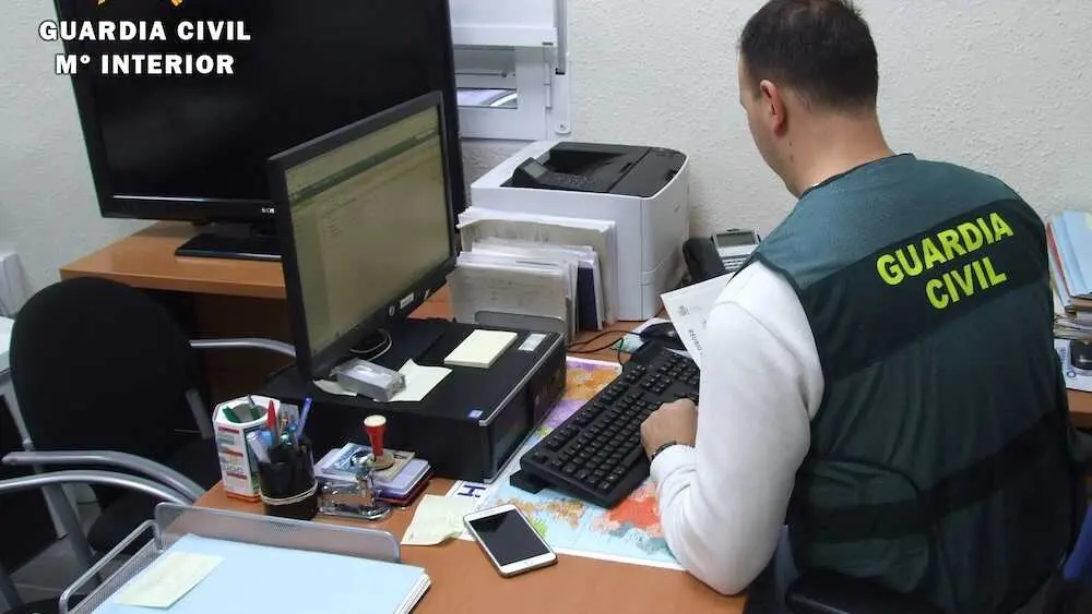 Investigan a un joven en Albacete por espiar las redes de su expareja