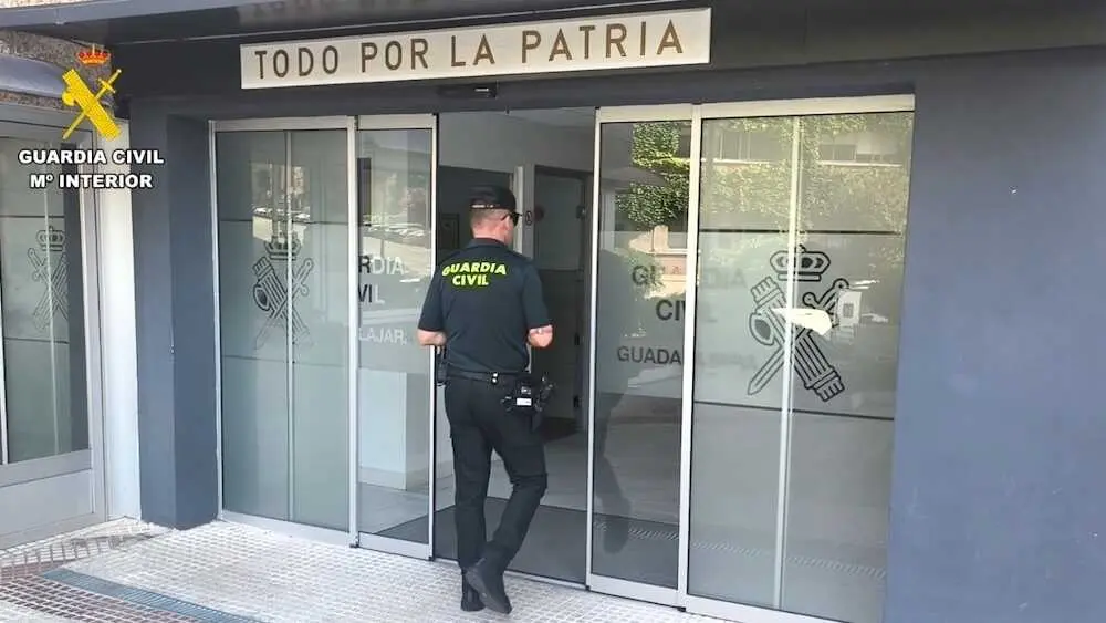 Dos cuidadoras detenidas tras robar 8.000 euros a una anciana a la que cuidaban en Cabanillas del Campo (Guadalajara)