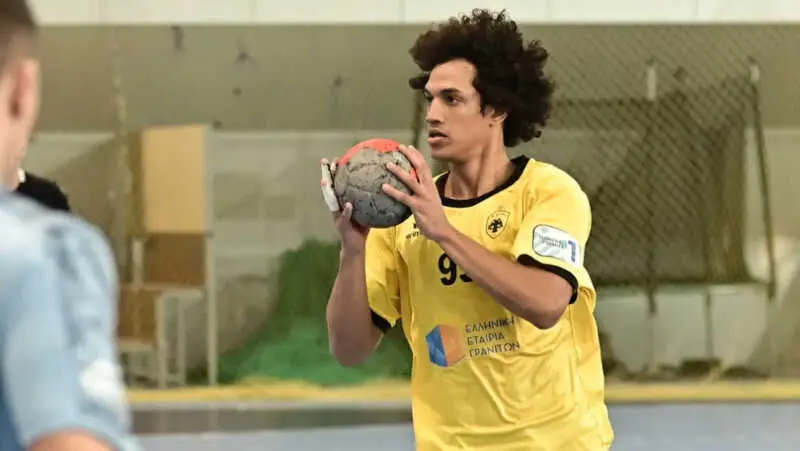 El BM Caser&iacute;o incorpora al central egipcio Omar Salem (PAOK)